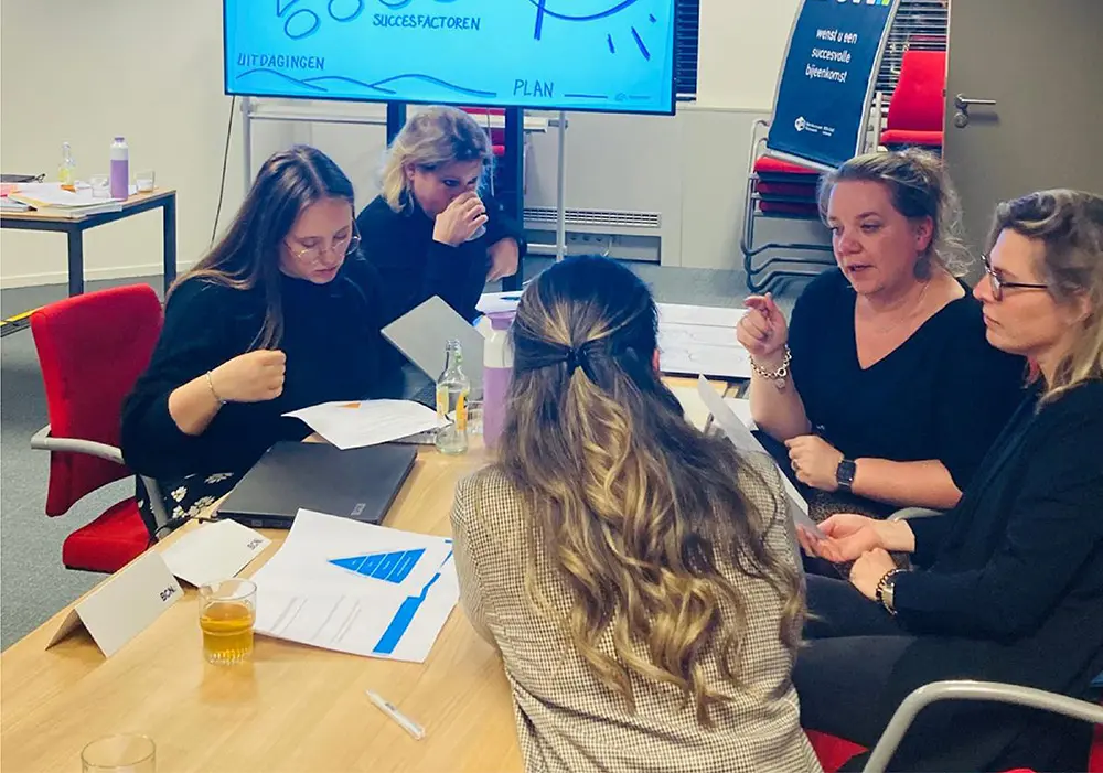 Anne van Dam | Onderwijs